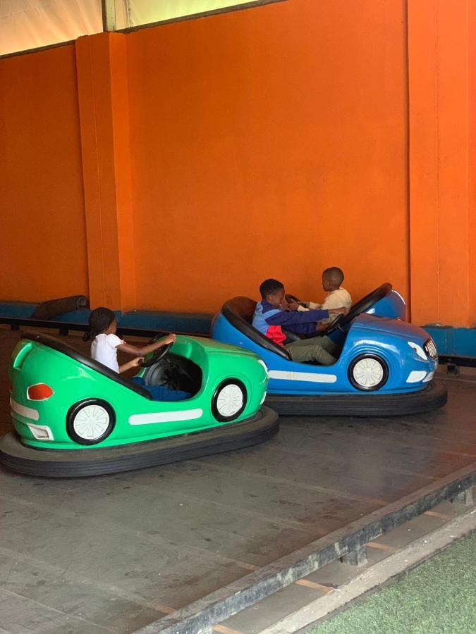 Ten Flags Theme Park Kroondal Ngoại thất bức ảnh